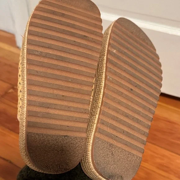 Steve Madden Woven Tan Platform Sandals - Picture 2 of 3